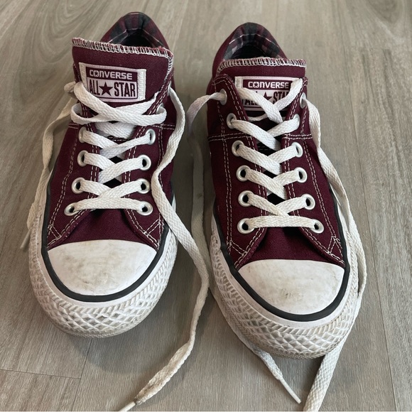Converse Shoes - Maroon Converse Size: 8